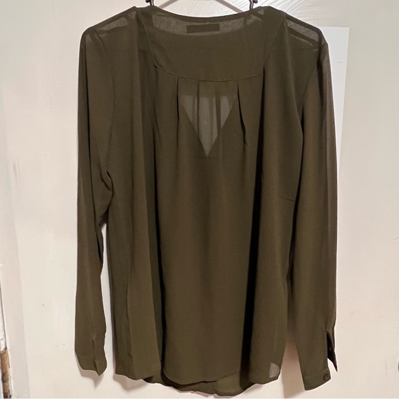 Urban Coco sheer blouse women’s size medium - Picture 14 of 15